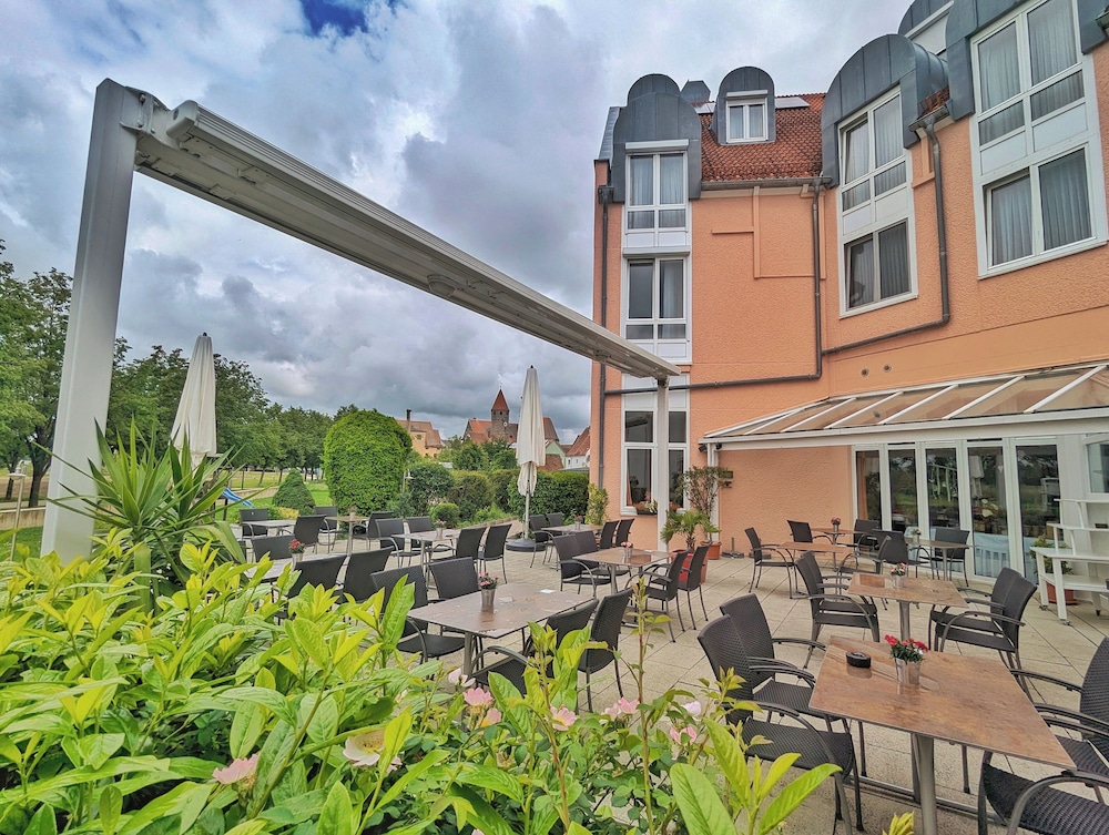 Parkhotel Altmuhltal 44/50