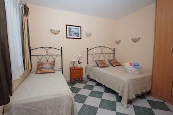 Room, Triple, Private Bathroom
