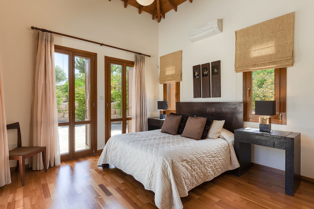 Aphrodite Hills Rentals - Superior Villas 18/50