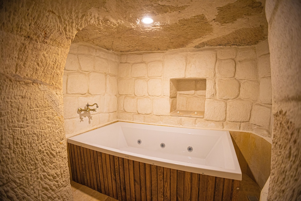Pietra Cave Suites 43/49