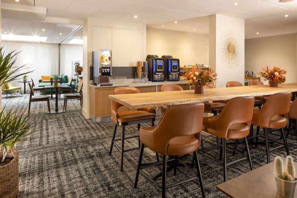 restaurant cafeteria