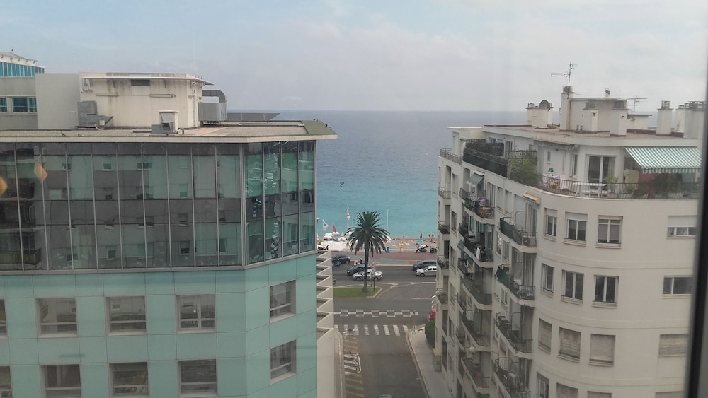 IBIS BUDGET NICE CALIFORNIE LENVAL 5/78