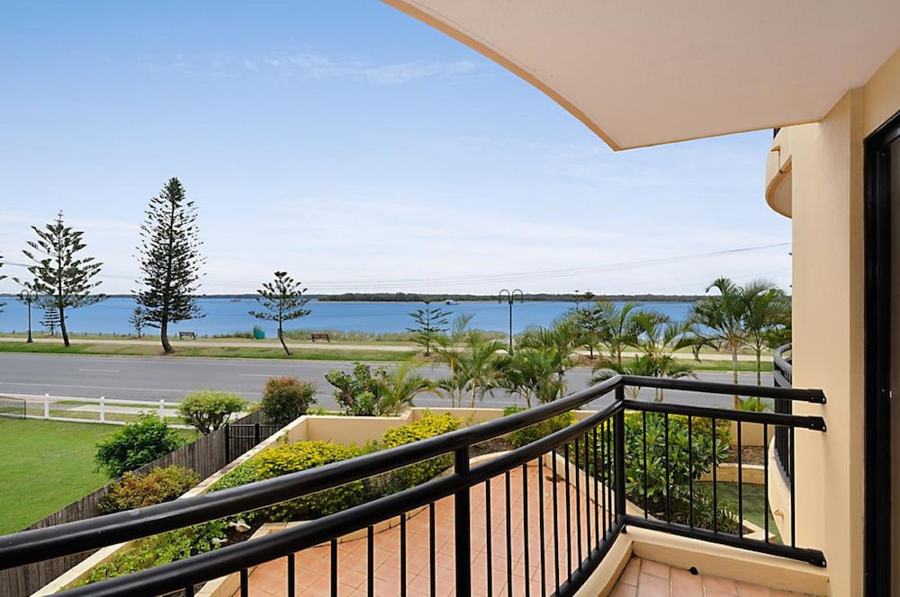Windsurfer Resort 27/57