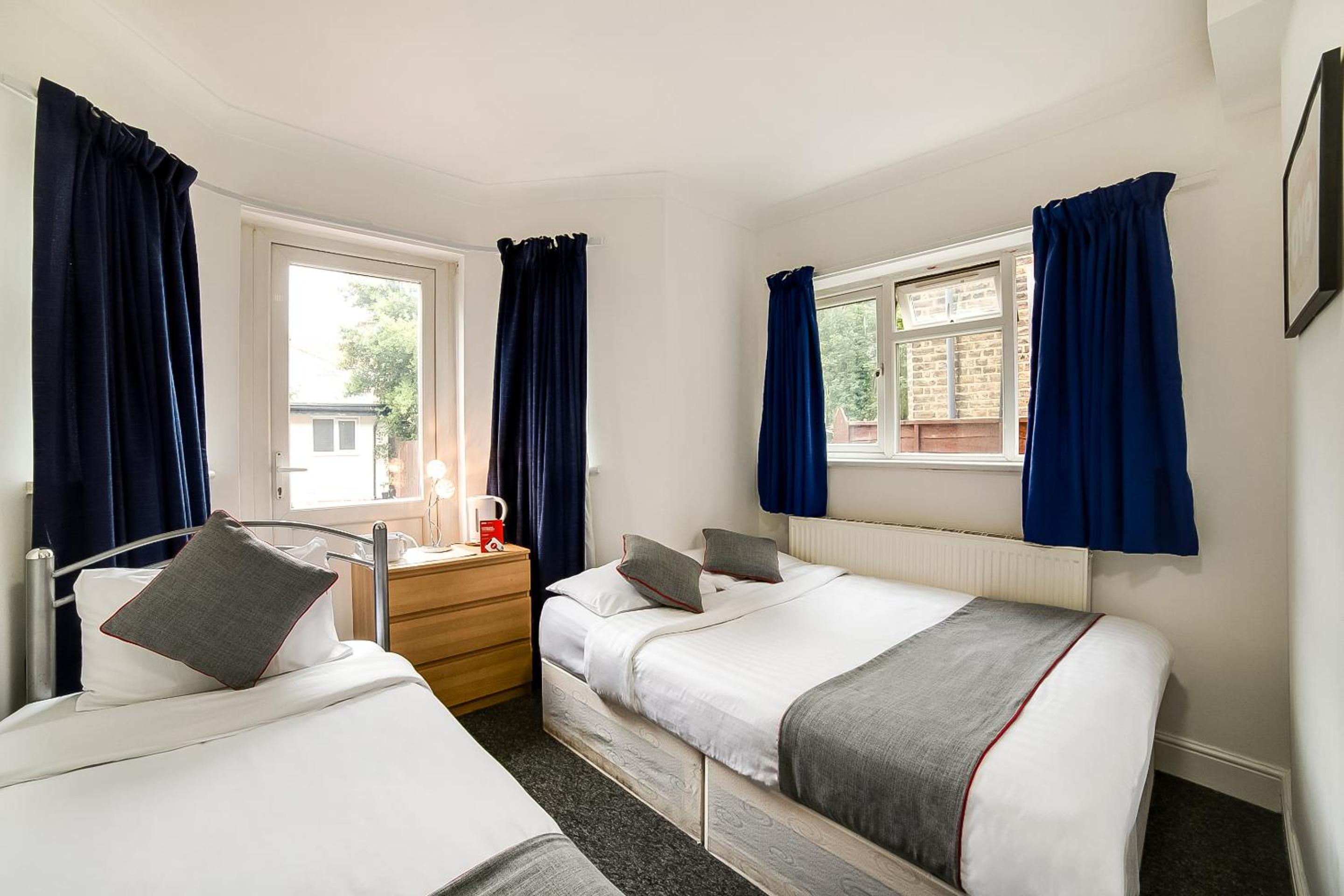 Oyo Stratford Hotel 13/58