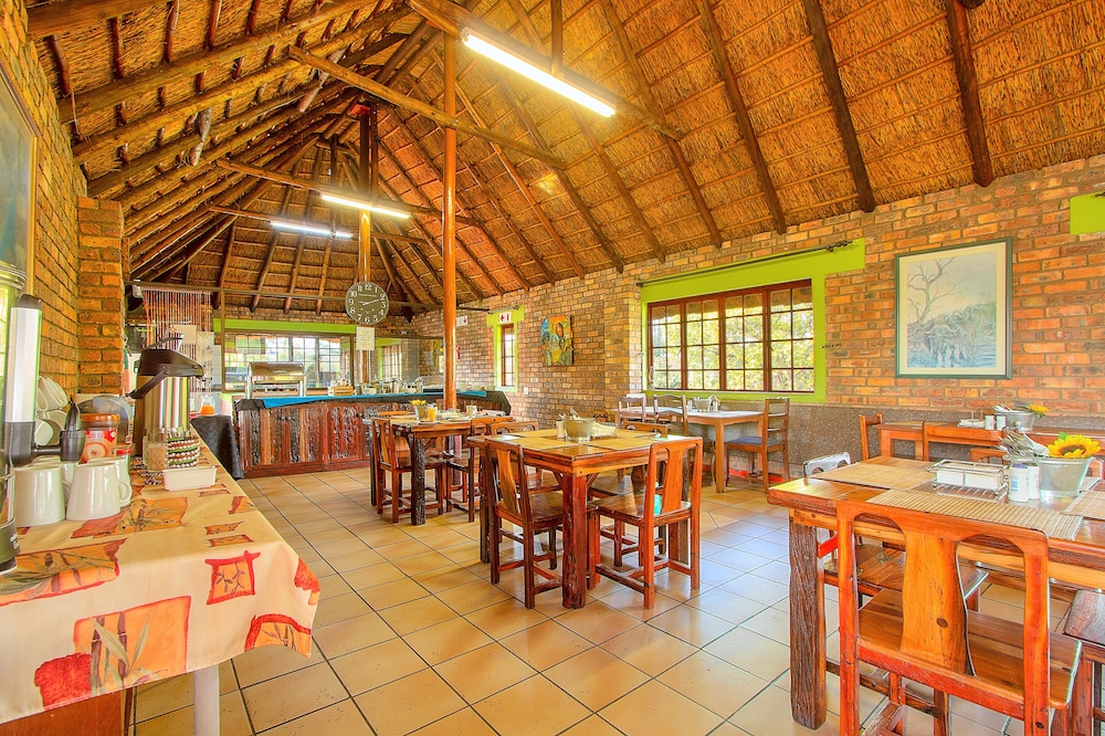 Airport Game Lodge 64/81