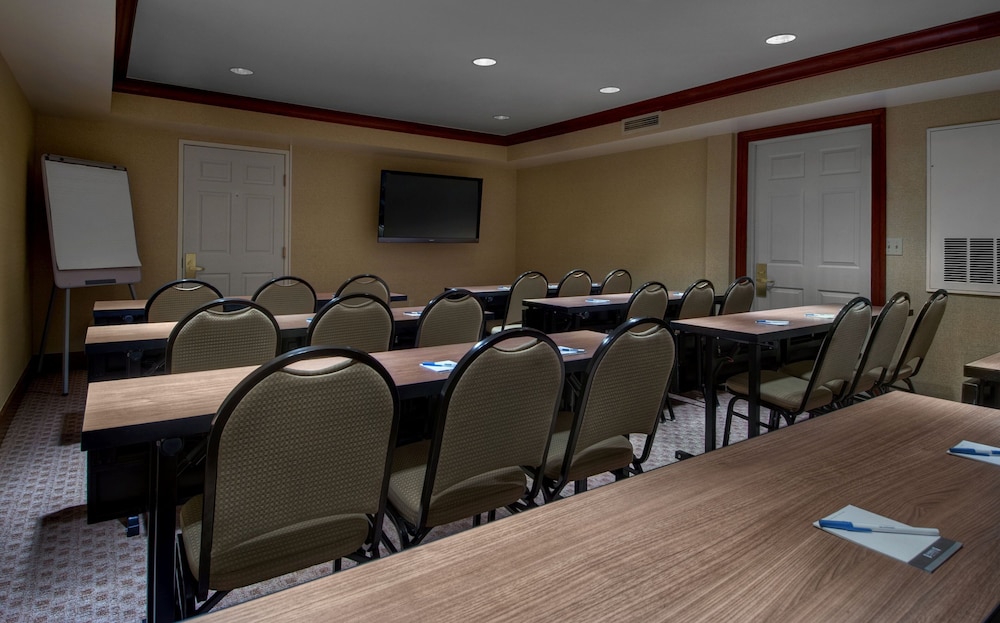 Staybridge Suites Denver - Cherry Creek 53/60