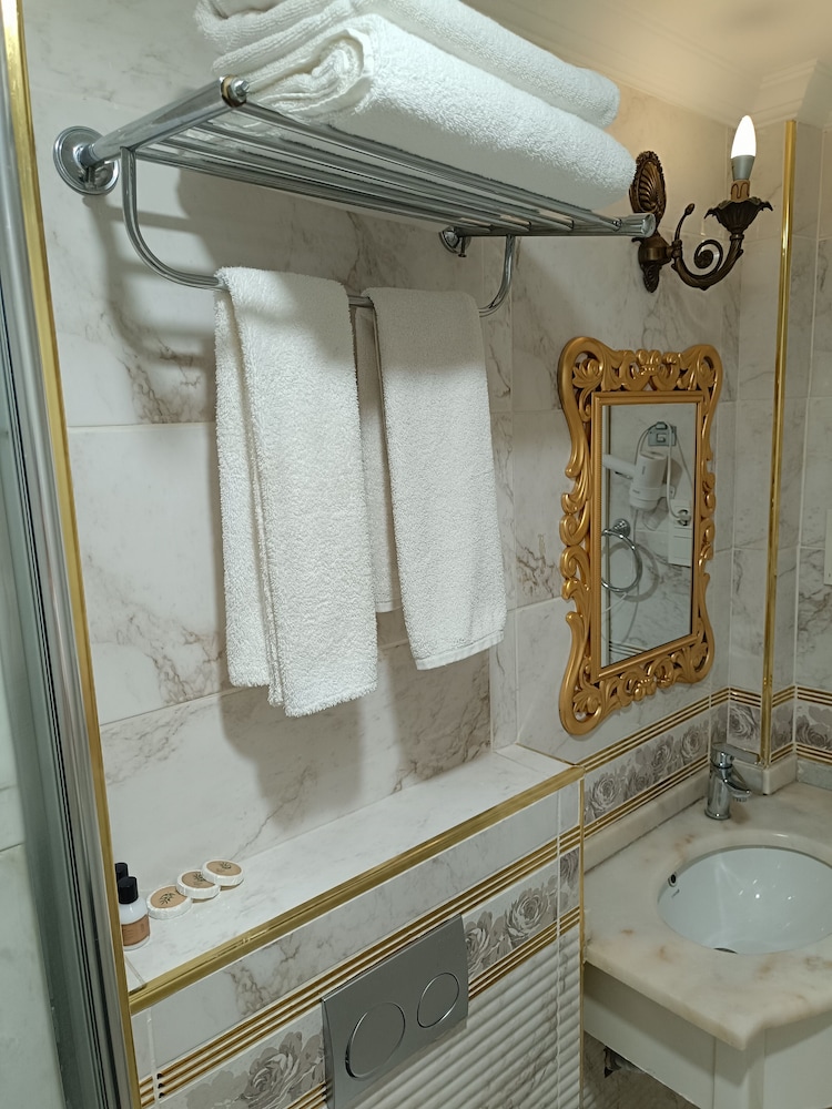 LEYENDA HOTEL 48/50