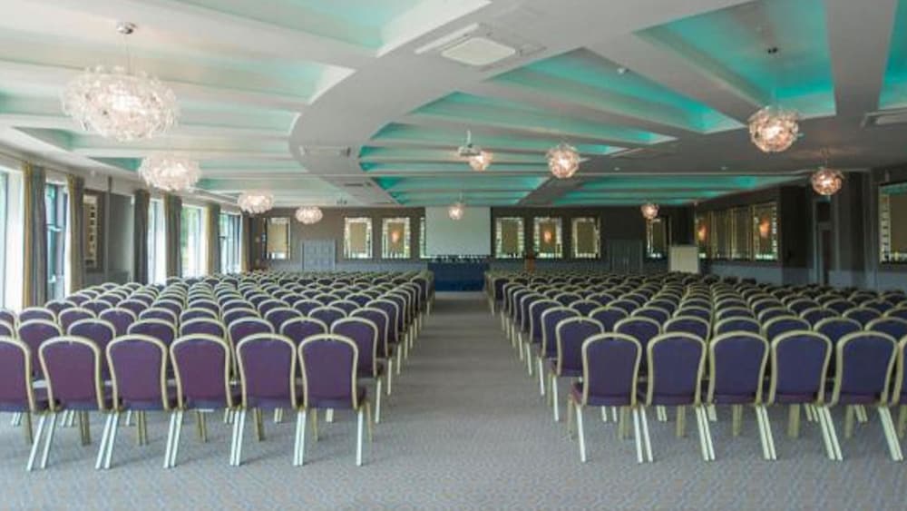 Riverside Park Hotel And Leisure Club 57/65