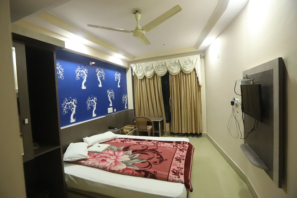 Larica Holiday Inn Puri 8/16