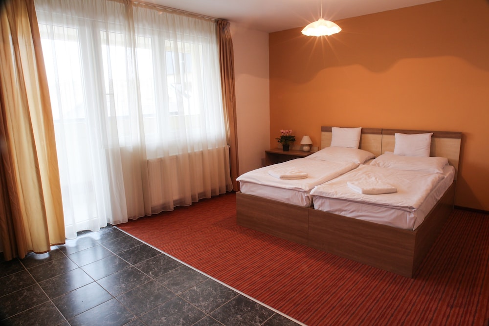 SILVER HOTEL BUDAPEST 10/31