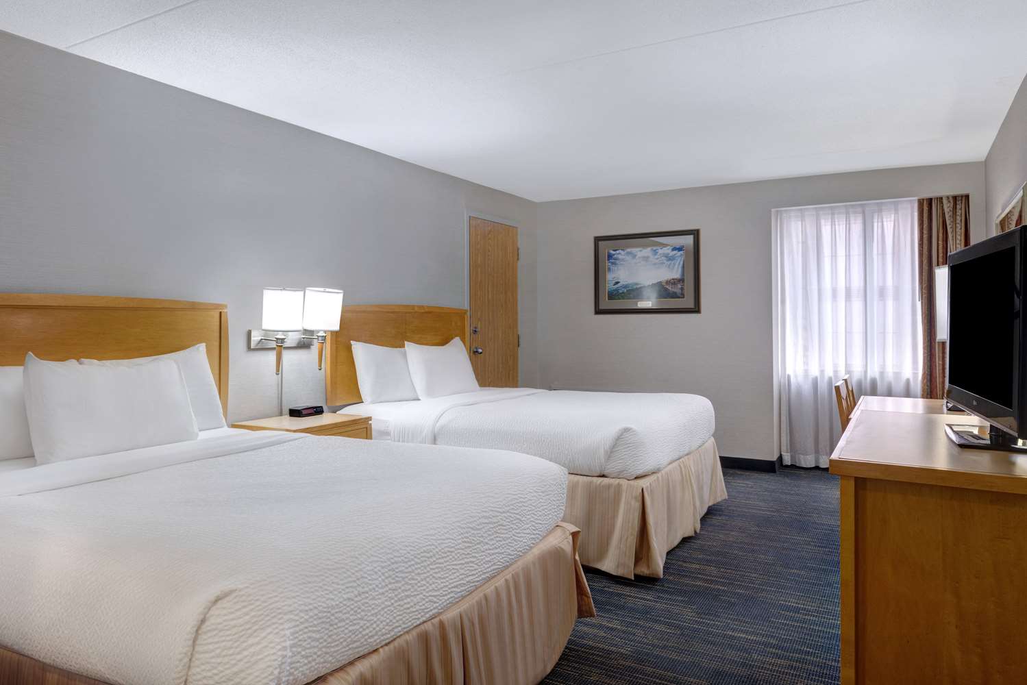 Days Inn By Wyndham Niagara Falls Near The Falls 24/44