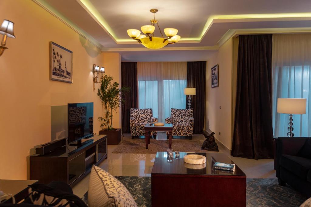 ROYAL SAVOY VILLAS 30/53