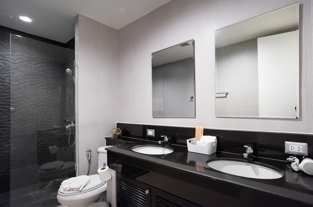 Benviar Tonson Residence 48/50