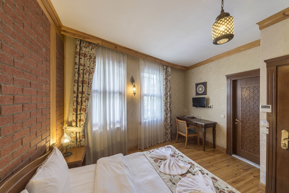 Lalinn Hotel 51/72