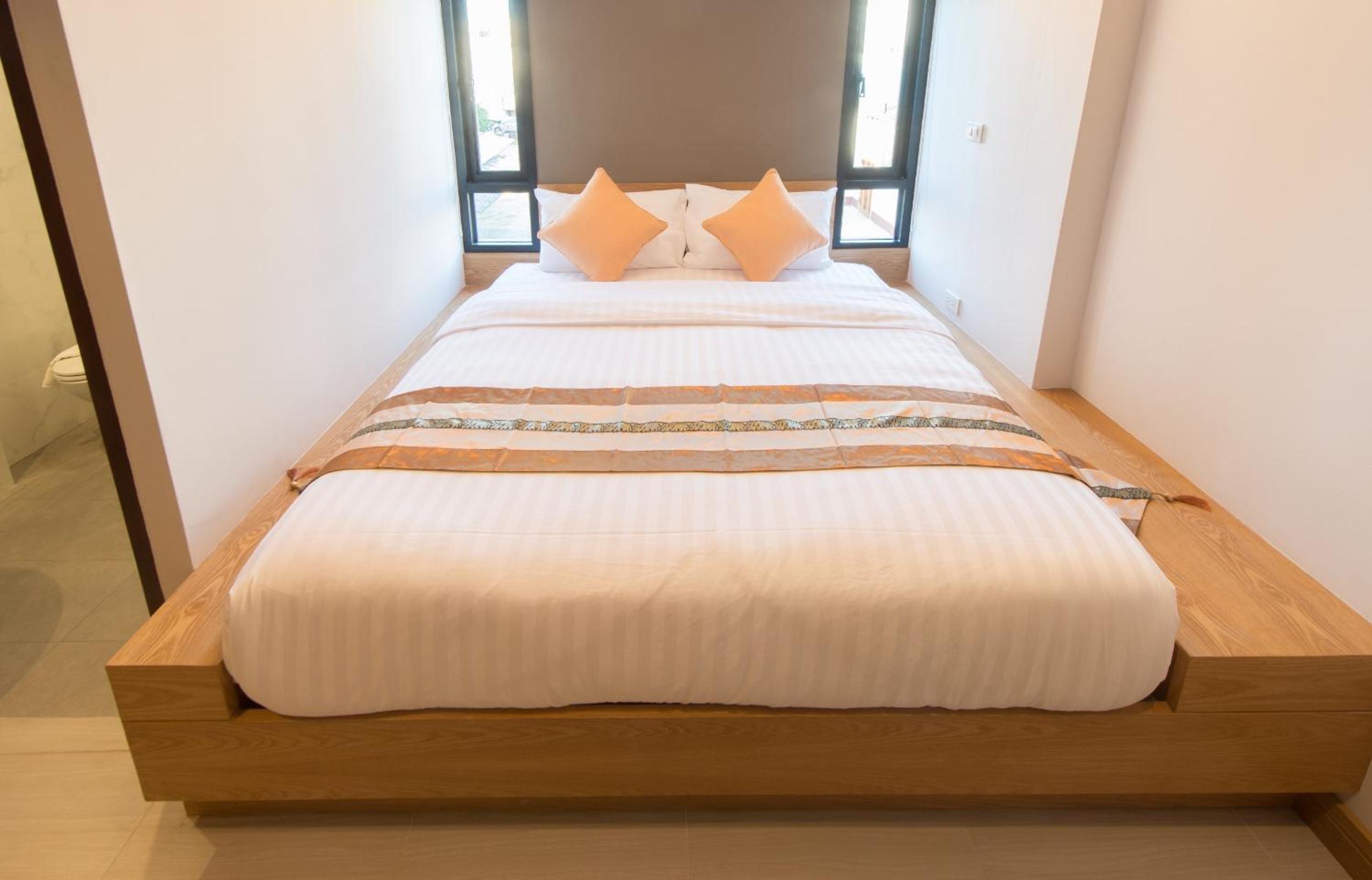 Standard, King Bed