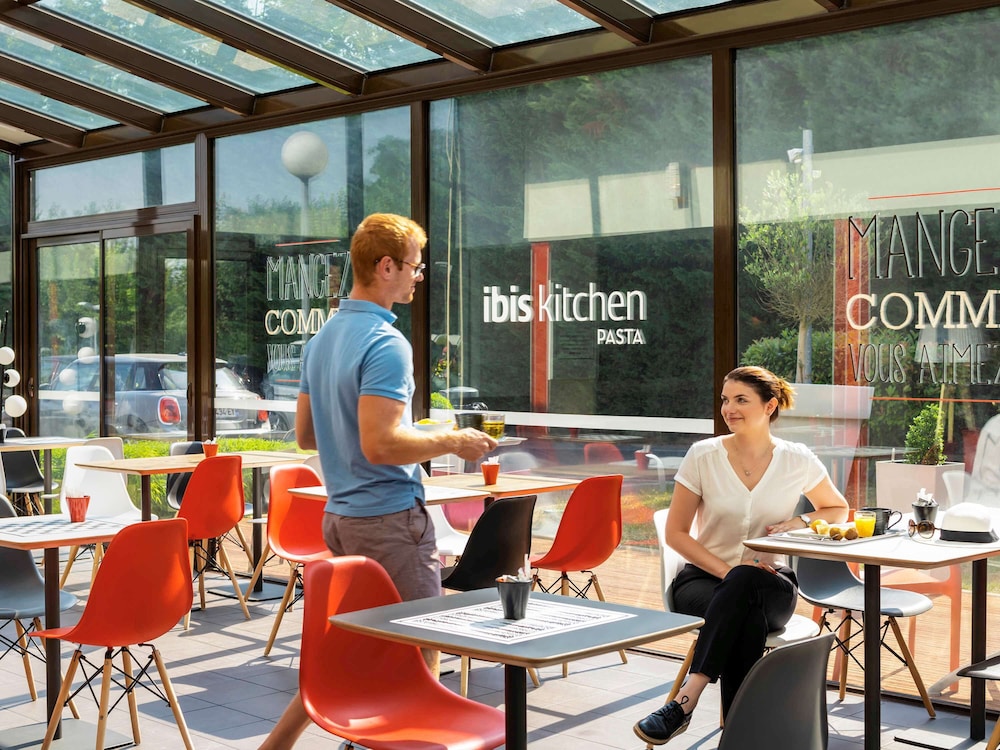 Ibis Marne La Vallee Emerainville 32/46