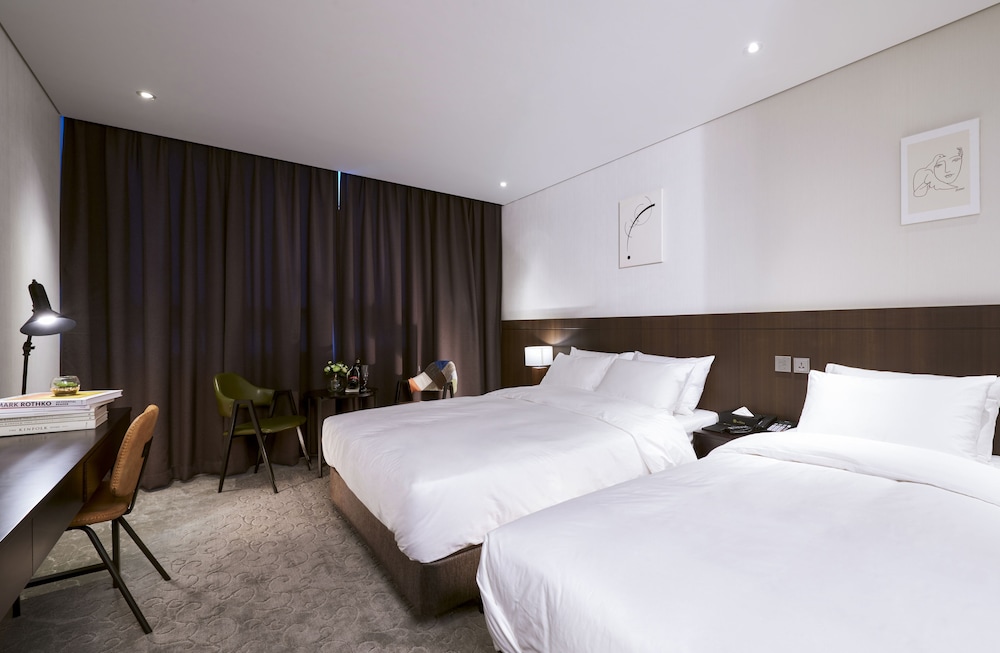 Hotel M Felice 8/31