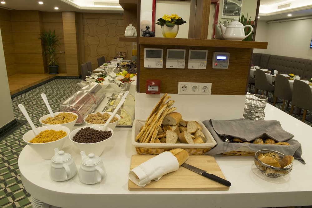 CUMBALI PLAZA HOTEL 42/54