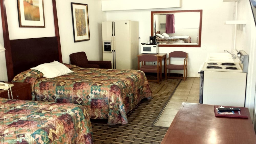 Executive Inn & Suites 19/33