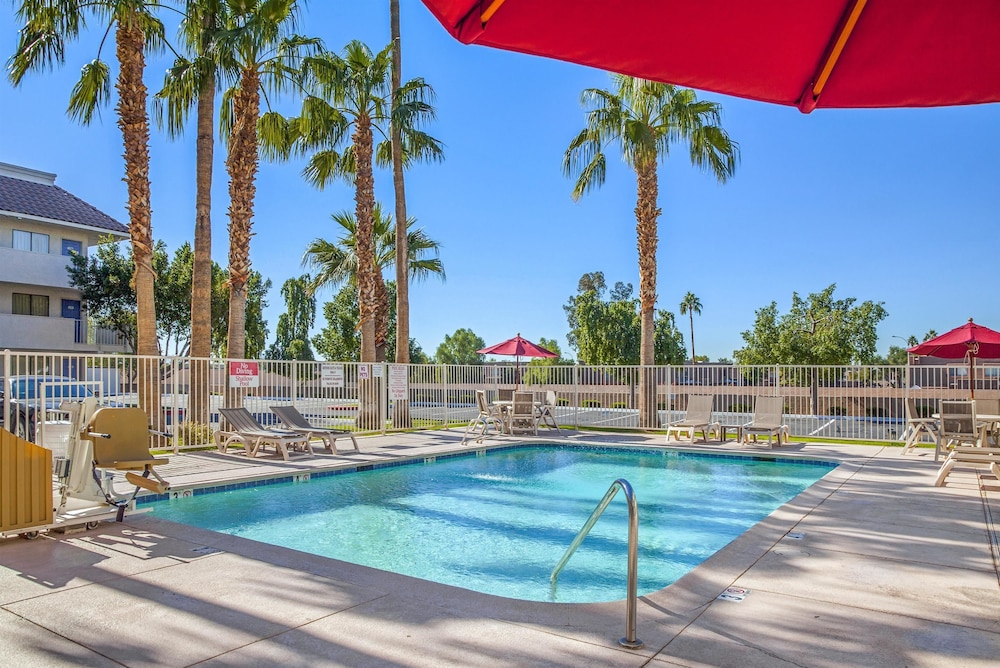 Motel6 Phoenix, AZ - West 29/45