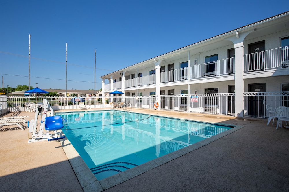 Motel6 Bryan, TX - University Area in BRYAN - TX