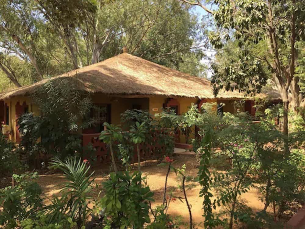 Bougainvillees Hotel 30/36