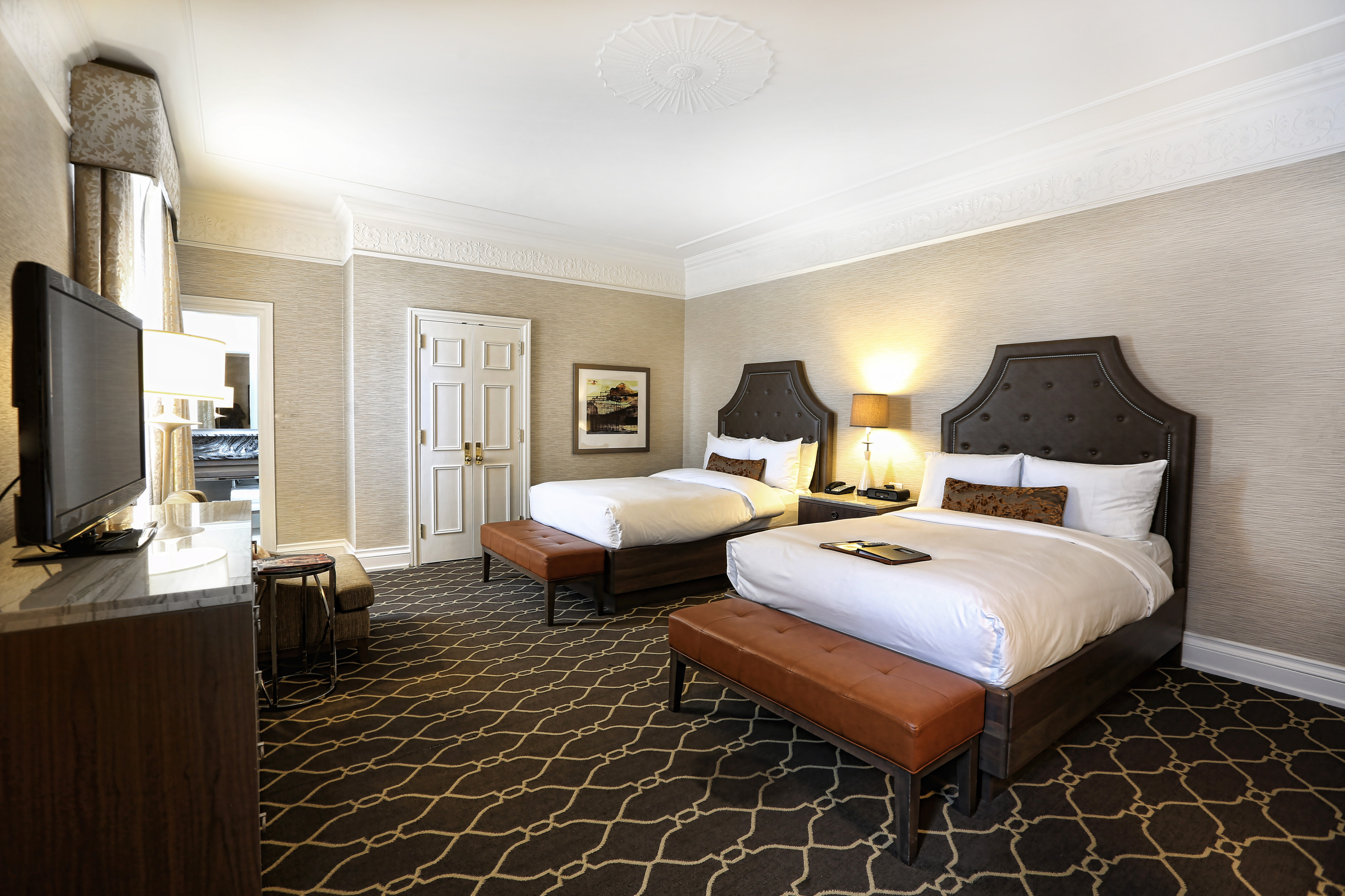 Deluxe, 2 Double Beds, City or Courtyard View
