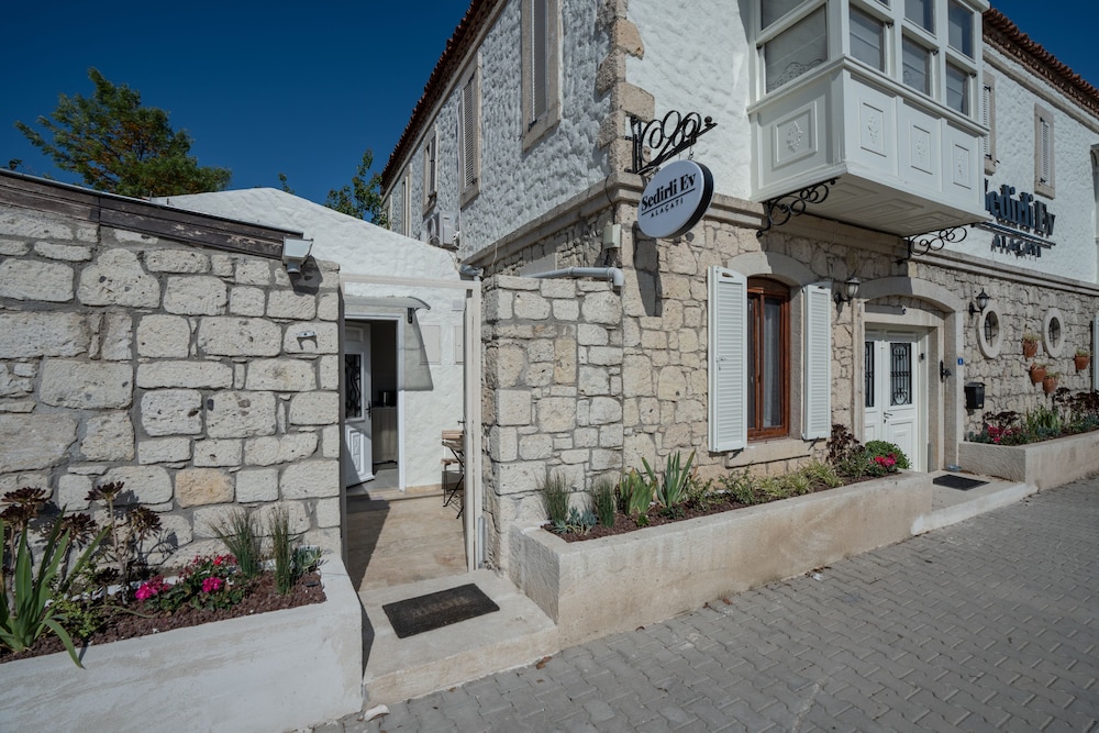 Sedirli Ev Alacati 36/50