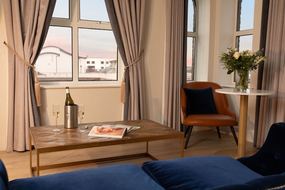Sligo City Hotel 35/64