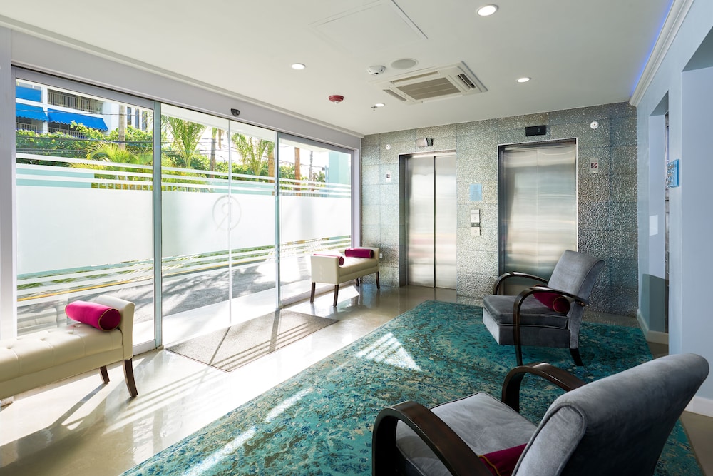 R Hotel Kingston 21/41
