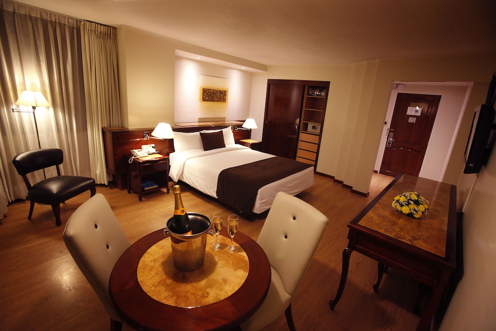 HOTEL REINA ISABEL 24/64