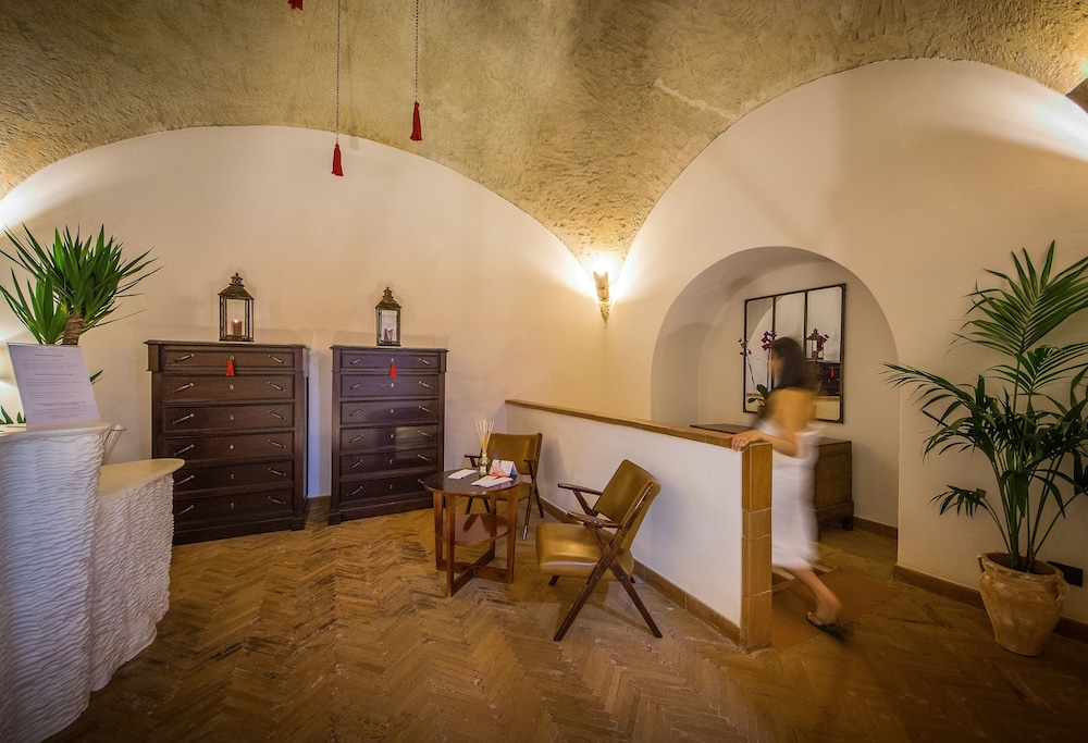 Lobby at Villa Romana Hotel & Spa, MINORI
