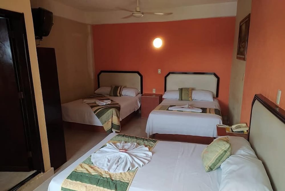 OYO Hotel Merida 21/48