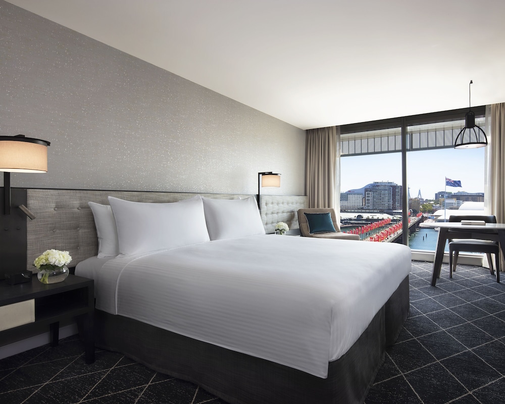 TOWER, KING BED, DARLING HARBOUR VIEW