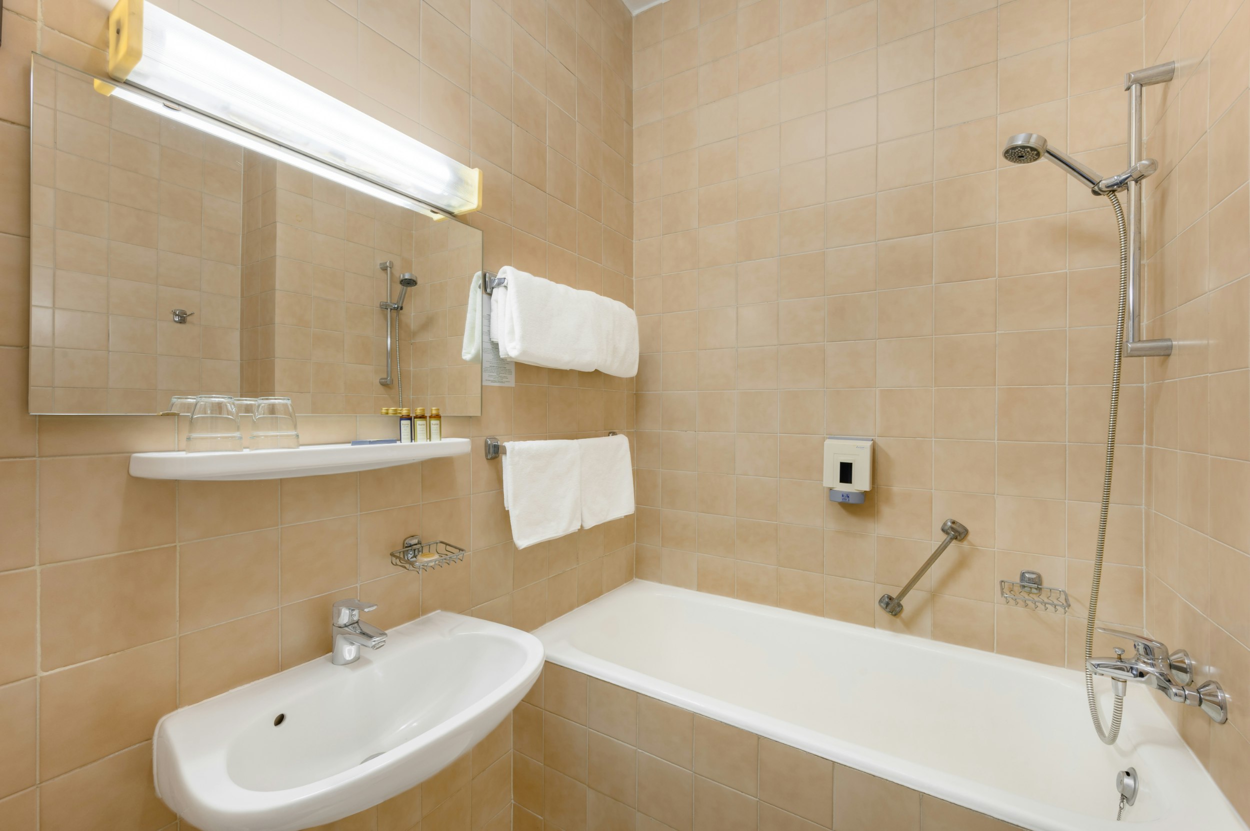 Danubius Hotel Raba 24/26