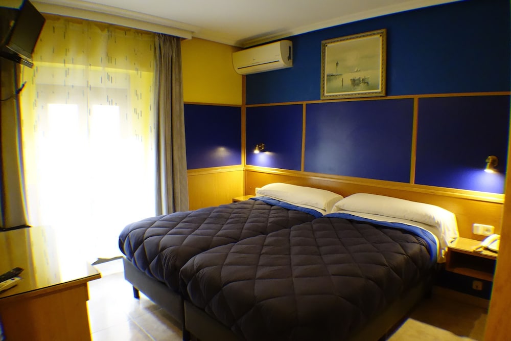 Tripolis Toledo Hostal 9/44