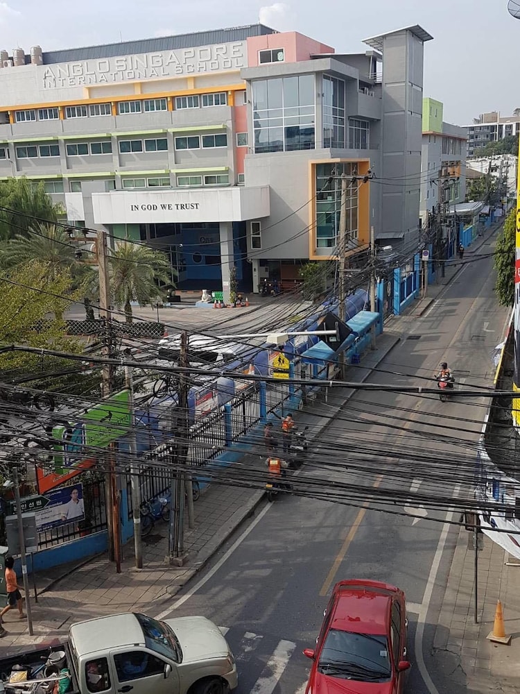 Baan Mek Mok 55/61