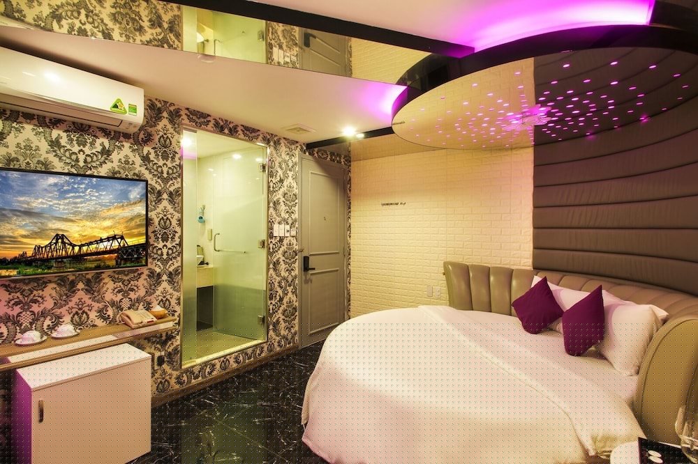 Cupid Hotel 36/72