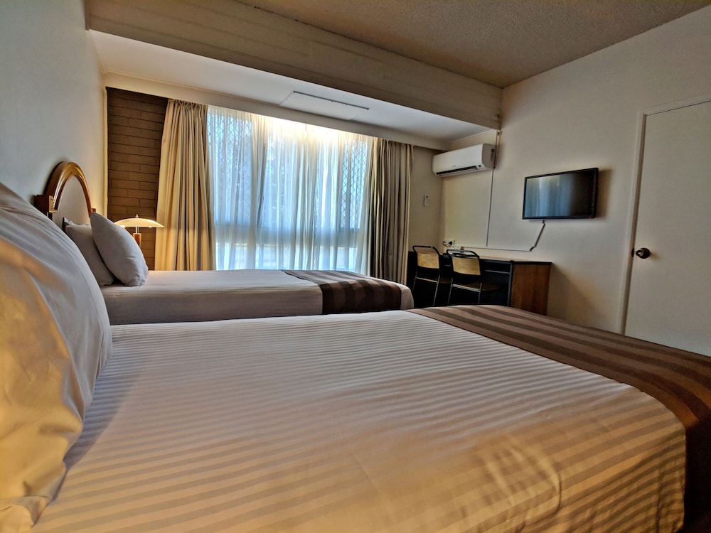 Standard, Twin Beds