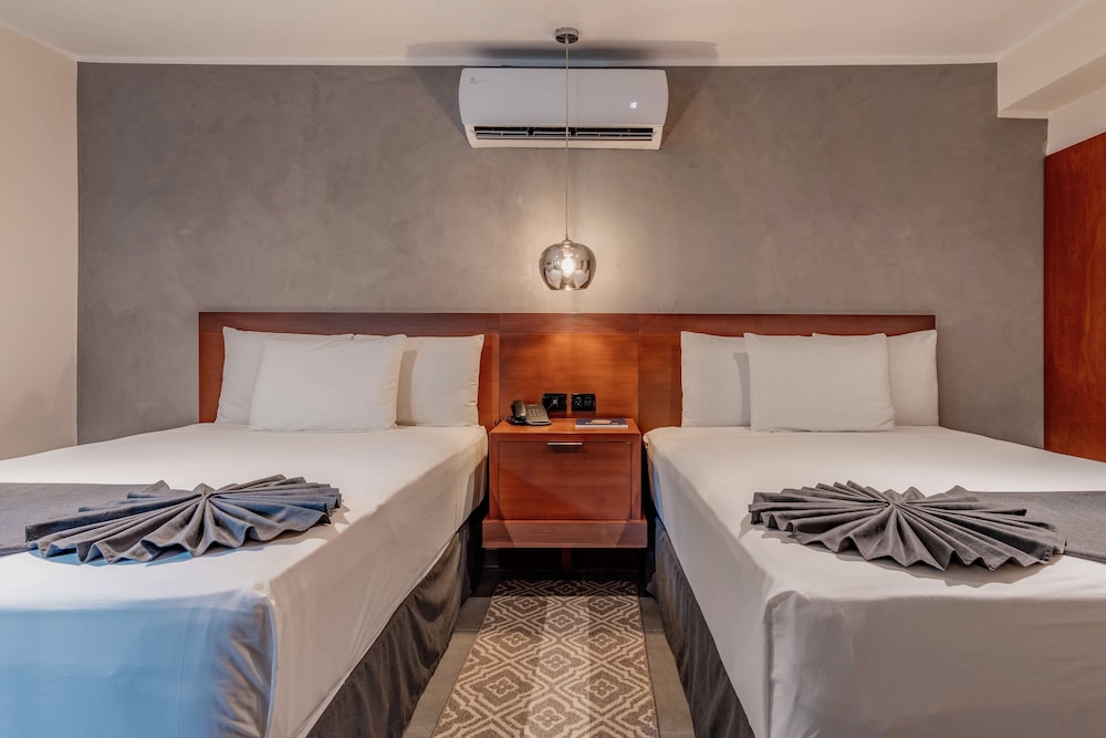 DELUXE, DOUBLE BED