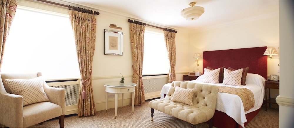 STUDIO, DOUBLE BED