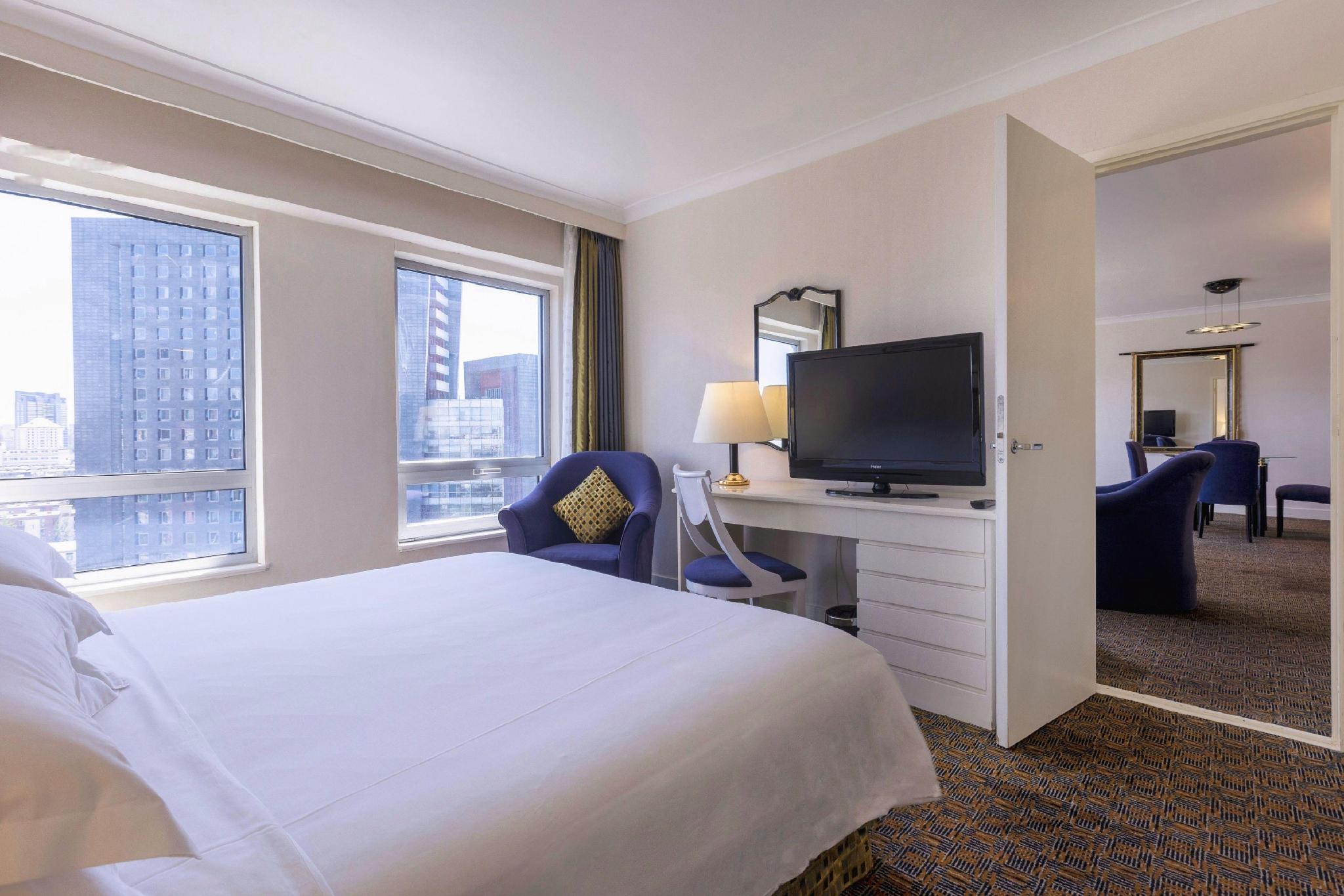 Grand, Suite, Queen Bed