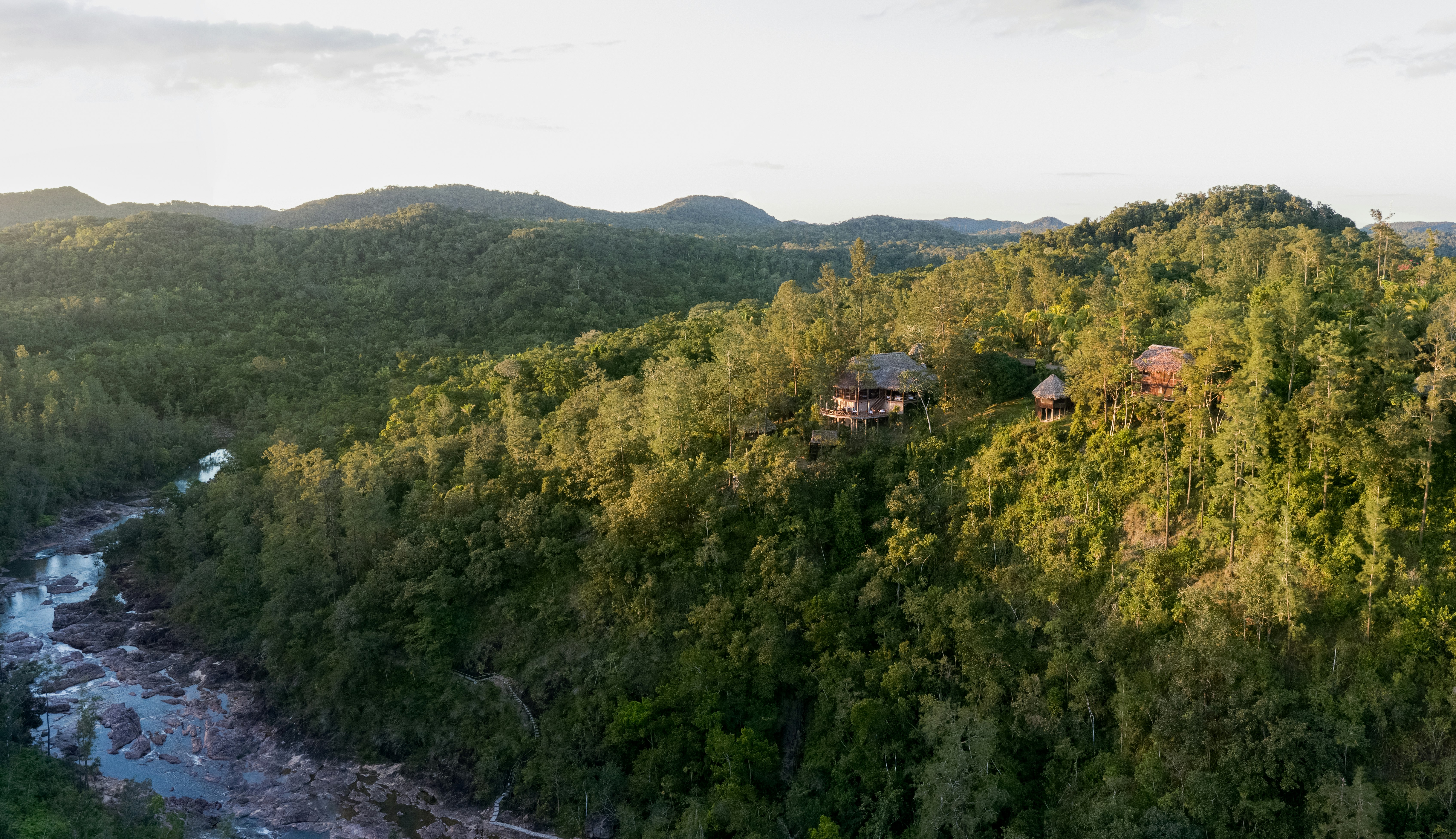 Gaia Riverlodge 77/81
