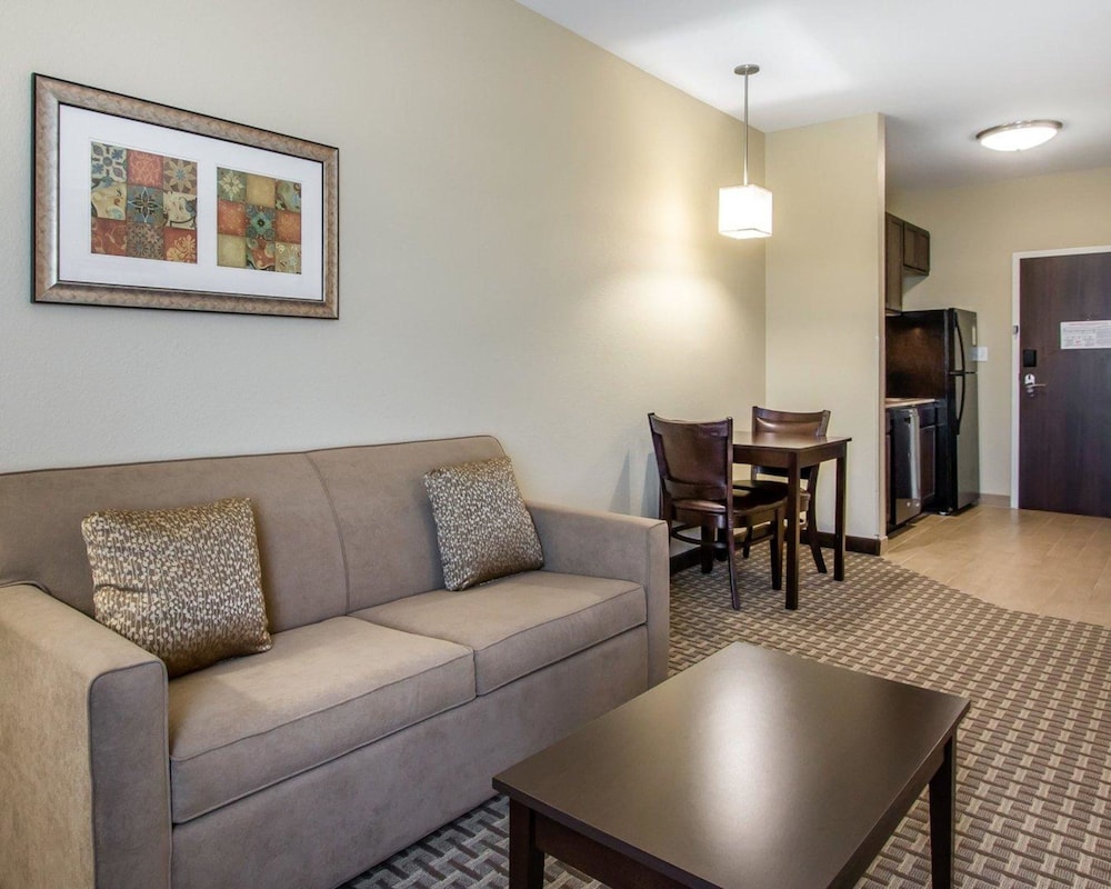 Mainstay Suites Meridian 25/43