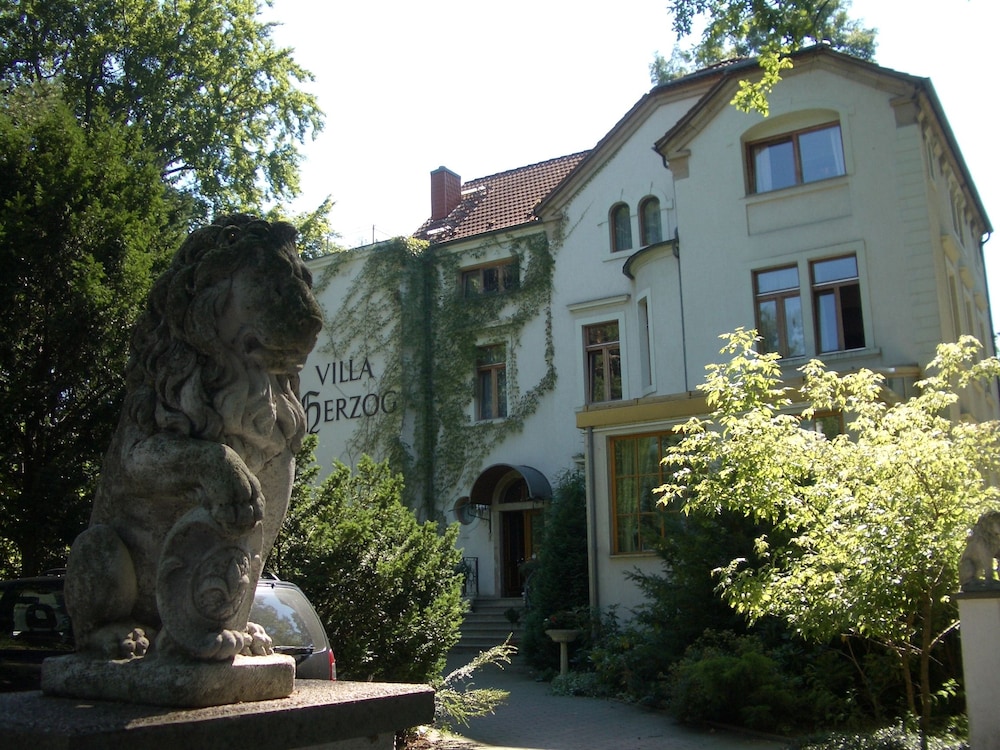 Hotel Villa Herzog 48/49