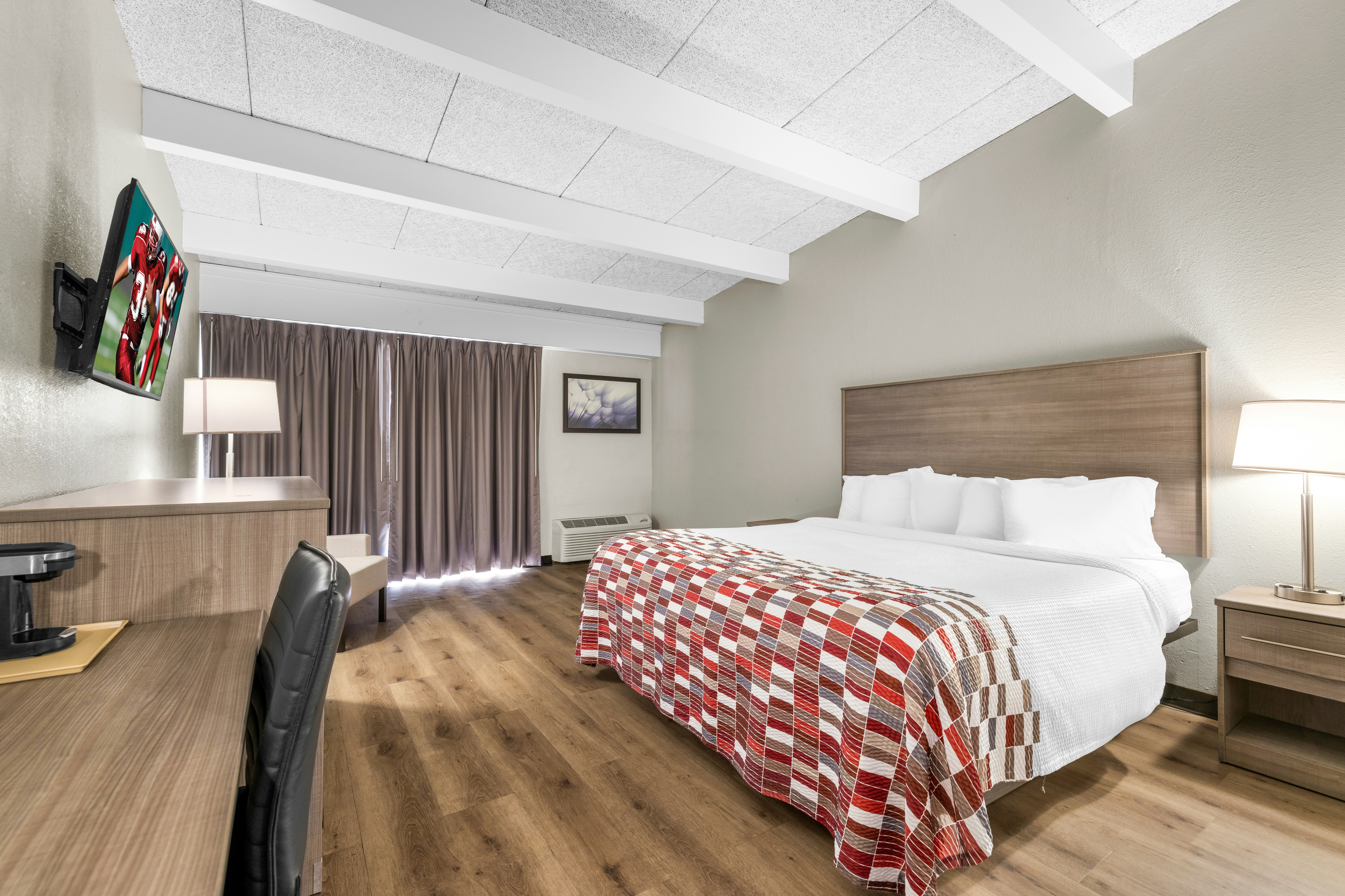 غرفة سوبيريور بسرير كينج، Red Roof Inn Niagara Falls 2/4