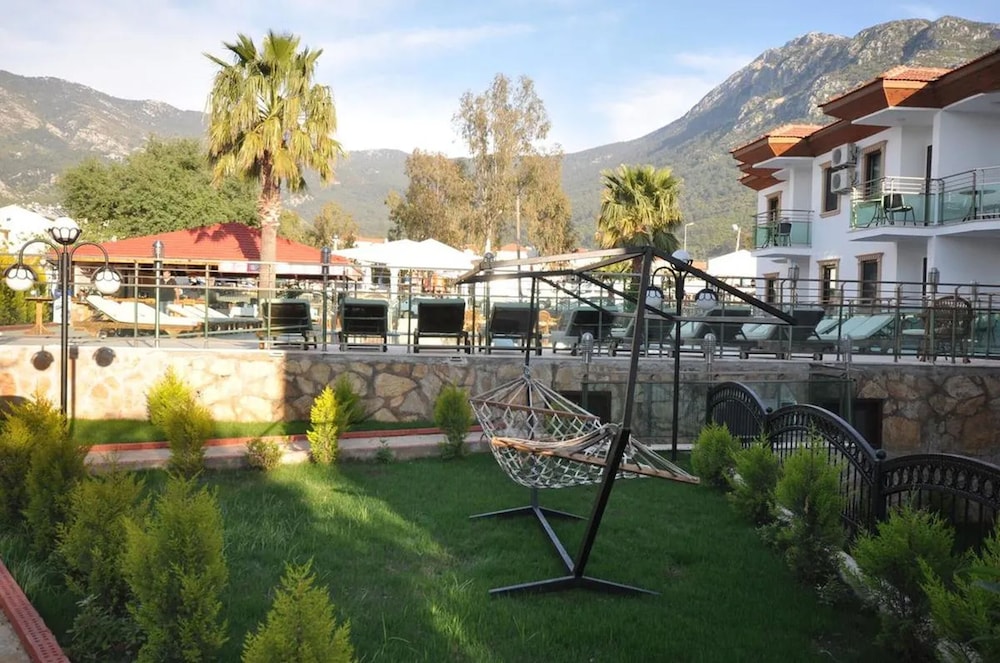 Qualia Park Hotel 43/50
