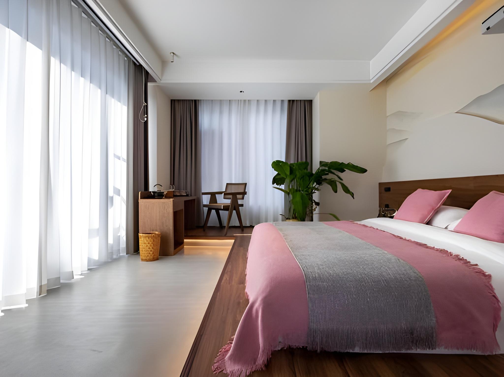 Smart, Feature, with View, Balcony