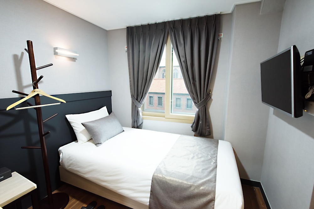 EHWA HOTEL MYEONGDONG 17/69