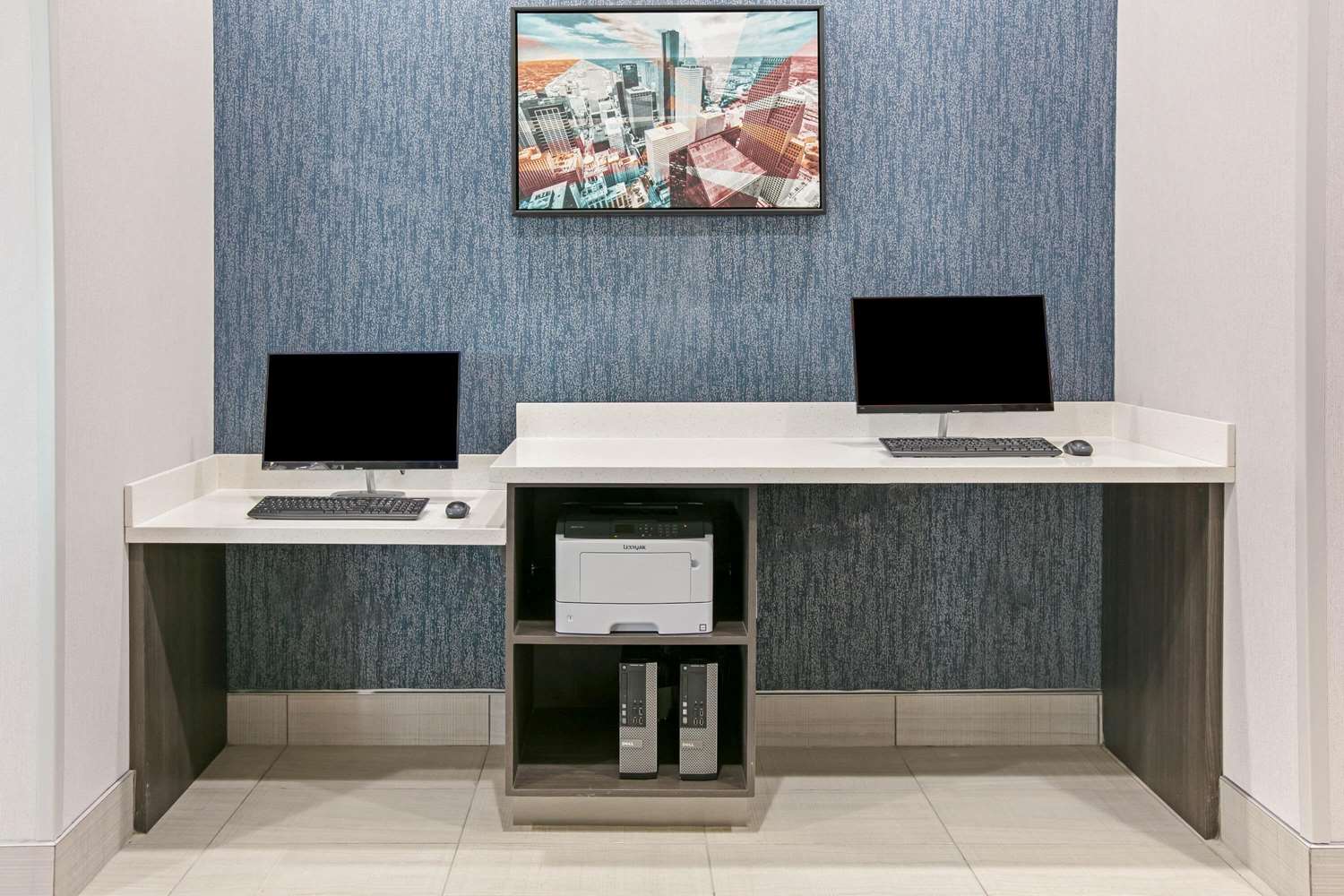 La Quinta Inn & Suites by Wyndham DFW West-Glade Parks 38/47